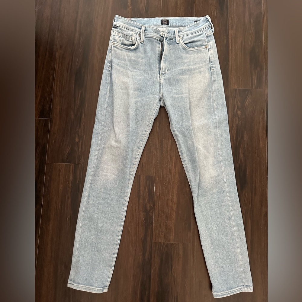 High rise skinny rocket crop citizen of humanity size 27US. Great condition.
